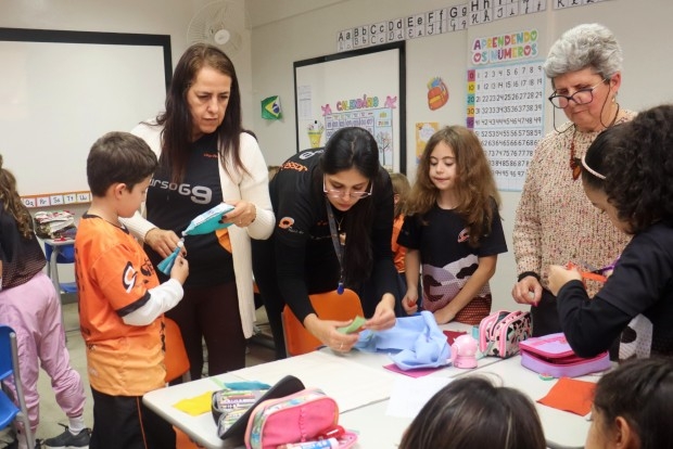 Alunos do 2º ano do Fundamental I participam de oficina de Panô